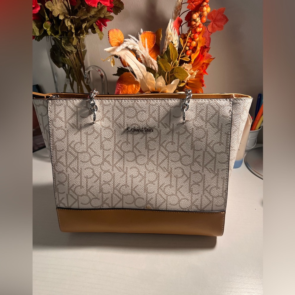 Calvin Klein Handbag w/ silver chain hardware